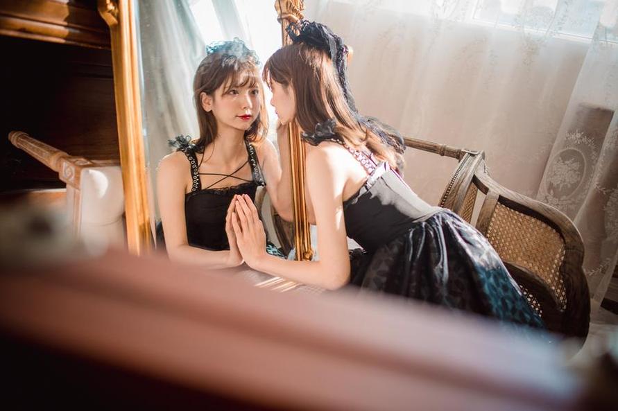 Kyokyo沉迷汉堡王年龄独家分享：染发变一半，cosplay汉堡王结果如何？