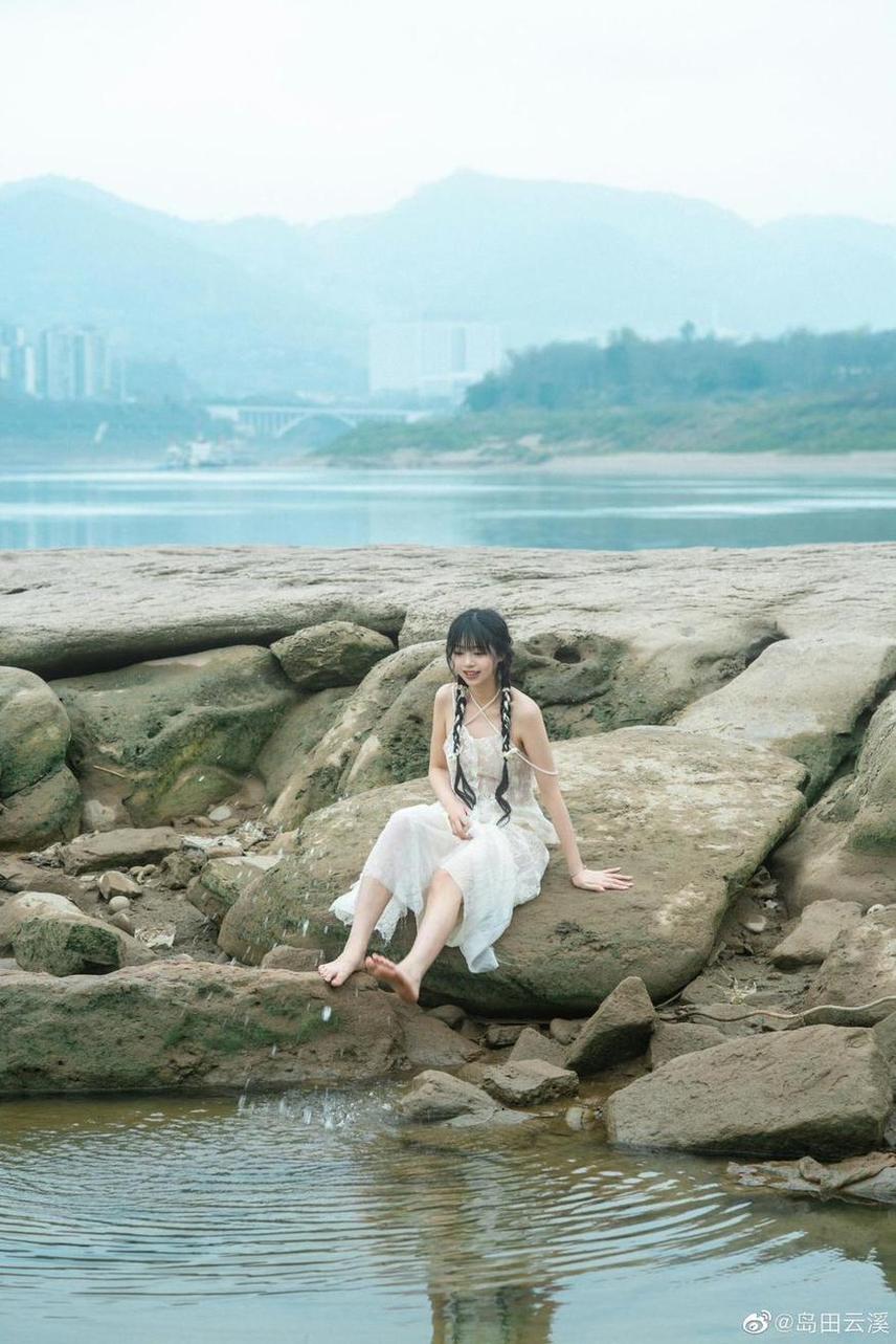 惊情不止！小仙女云溪溪cos作品图包，一秒钟打破你平淡度假