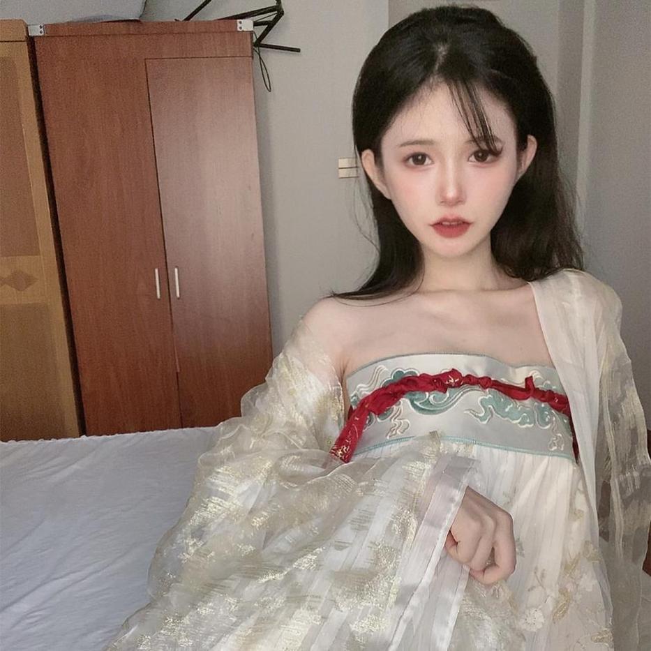 倦倦喵jk书包里有什么，最新美图摄影作品
