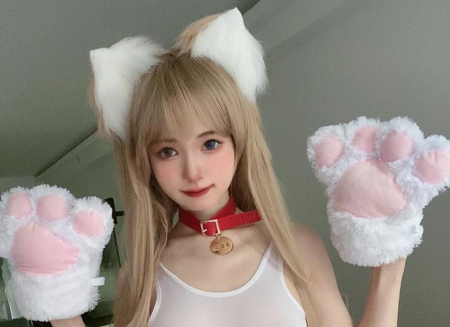 倦倦喵免费的这套cosplay原图，我想不到什么形容词
