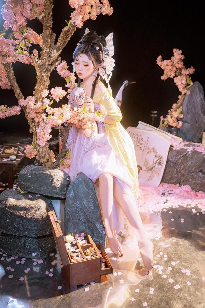 喵小吉cosplay图包分享，每一张照片都超级精致