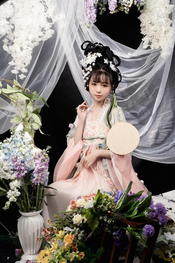 雪球喵小吉花絮免费观看：完美图套尽显高手绘技巧，震撼无比