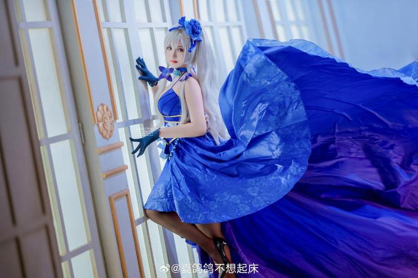夏鸽鸽不想起床坦克的角色扮演作品，让人眼前一亮