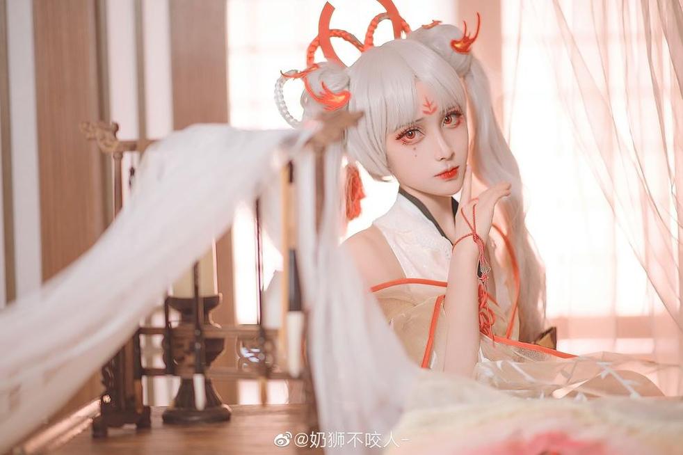 缤纷夏日，一起来感受奶狮不咬人碧蓝航线的魅力图片