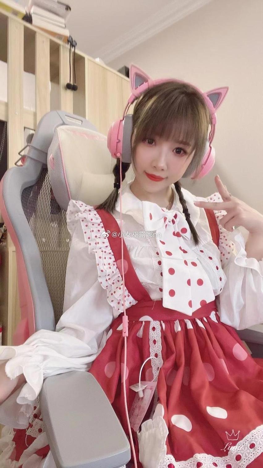 素颜小女巫露娜人声大赏美图