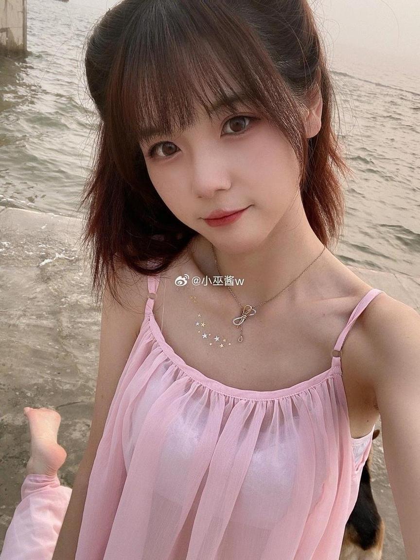 整整100张小巫酱w真名叫什么的经典cos，你还不快来收藏？
