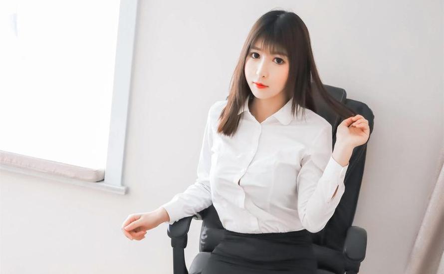 小酥酱桃花妖的原图集锦，揭示出她独特的性格和特点。