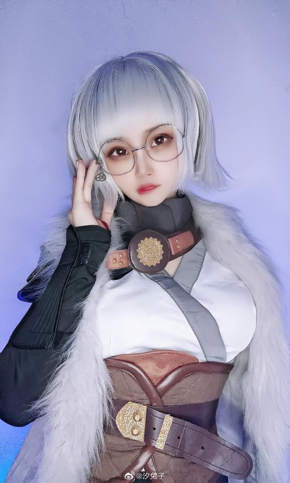 恋上汐兔子原创cos作品