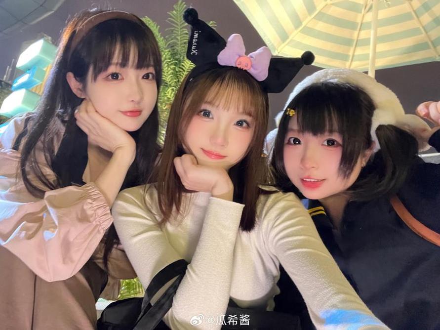 瓜希酱无修独具特色cos作品，挑战常规带来不一样的惊喜