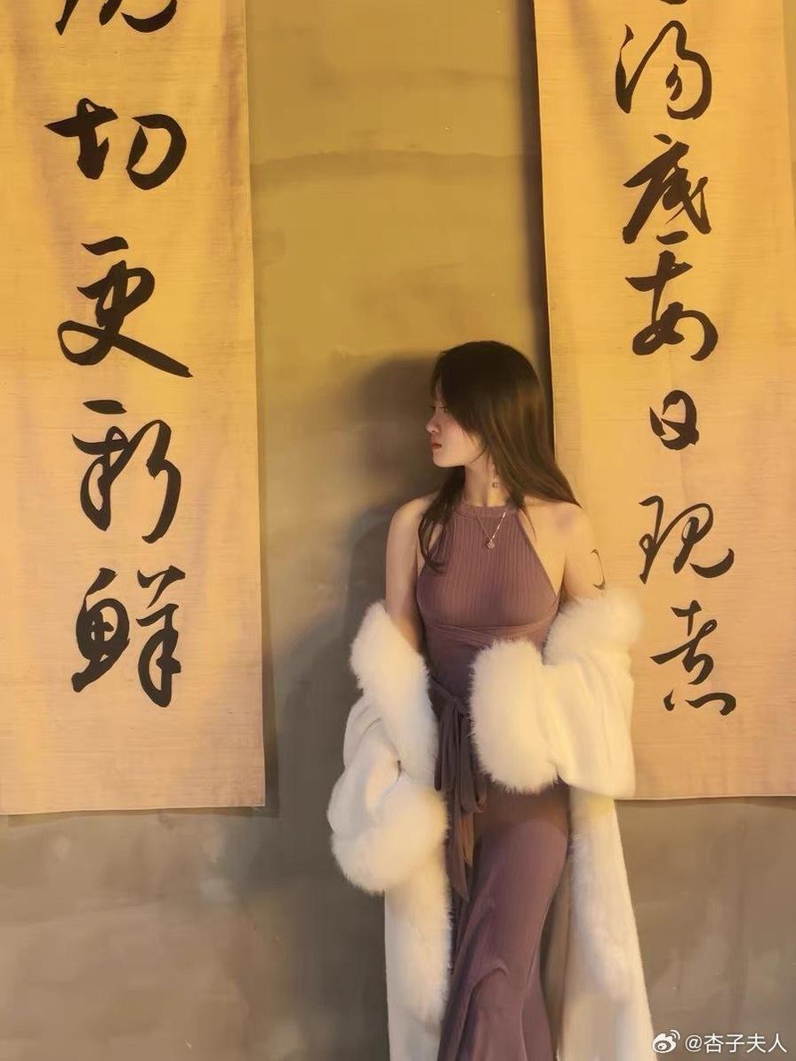 改变人生观的白烨cos图，让你追求更高远