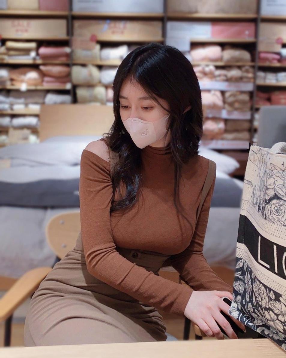 欣赏萌堆白银81的原图，感受cos技艺的精湛完美
