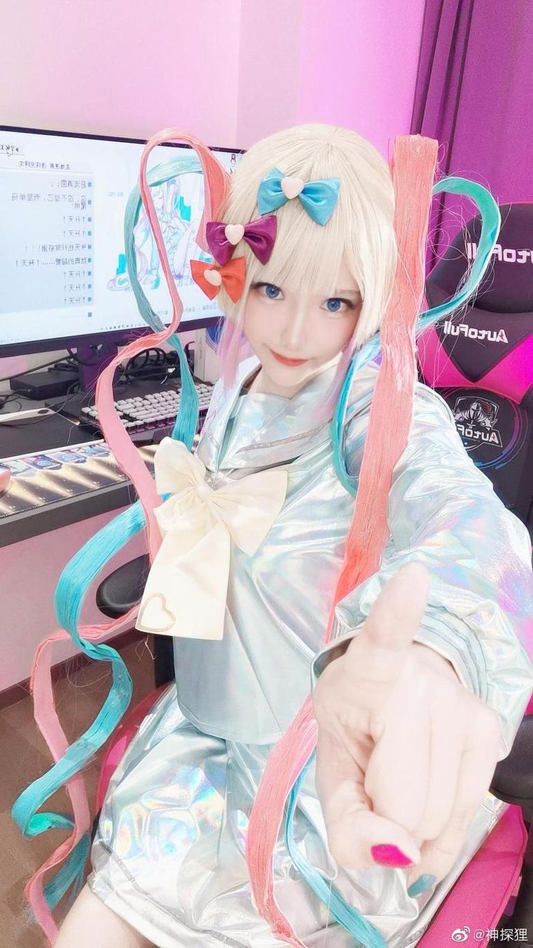 神探火狸狸原神cos美图：感受无与伦比的美感，领略摄影艺术的极致境界。