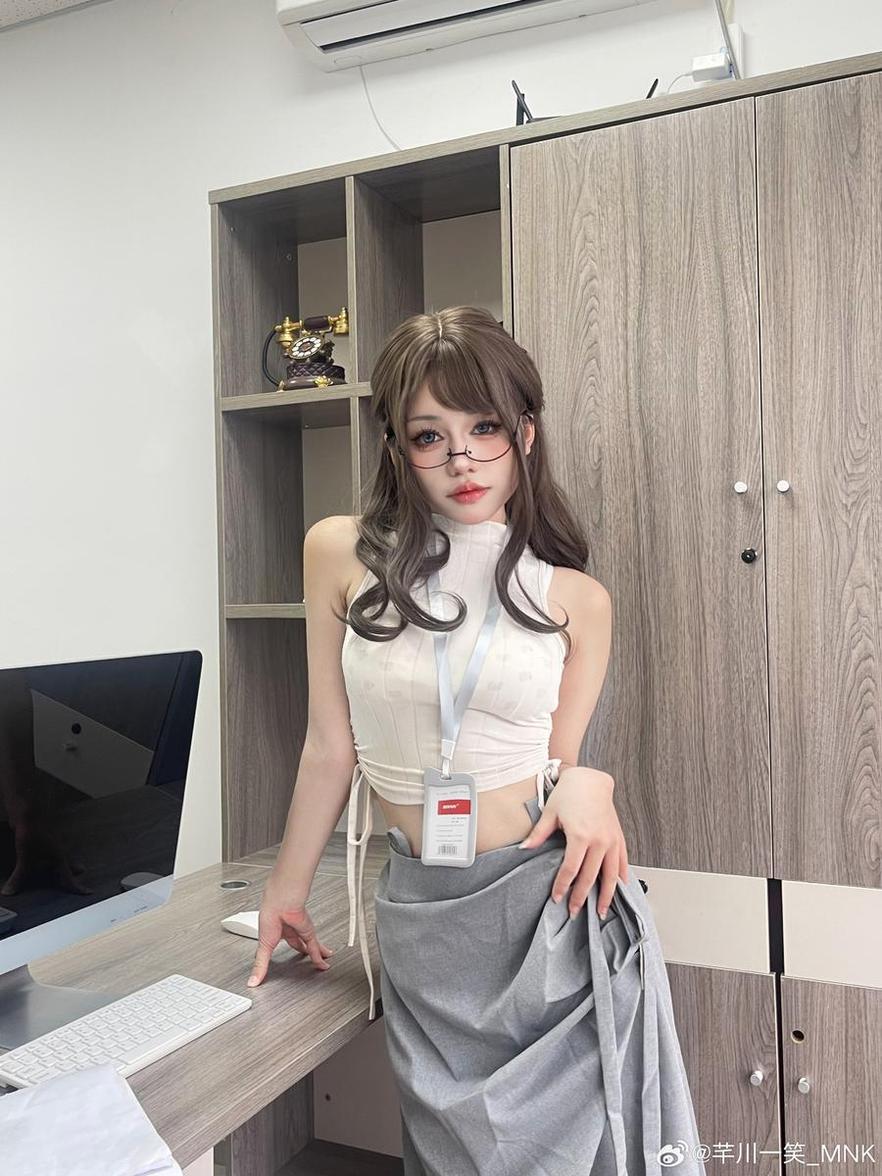完美展现角色魅力！芊川一笑图片照片完美呈现