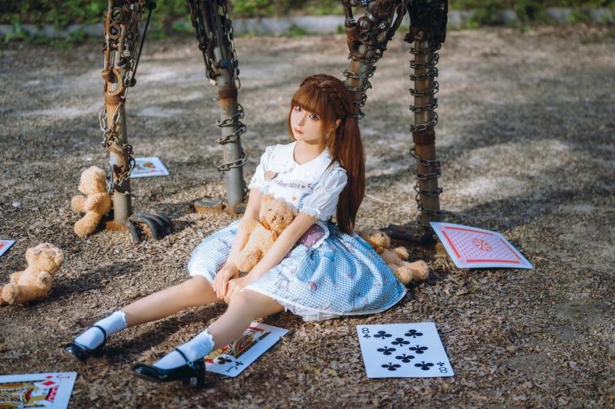 探索“蠢沫沫白精灵里模式”中的神秘，拍下你的独特视角。