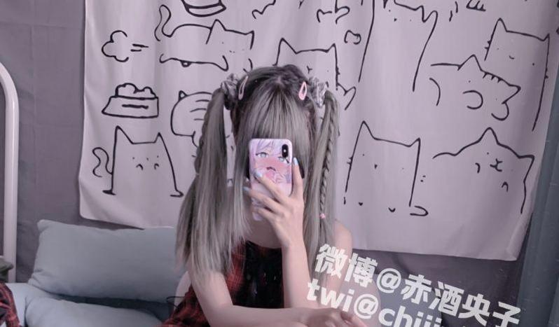 独一无二的赤酒央子cos，带来诱人的图包