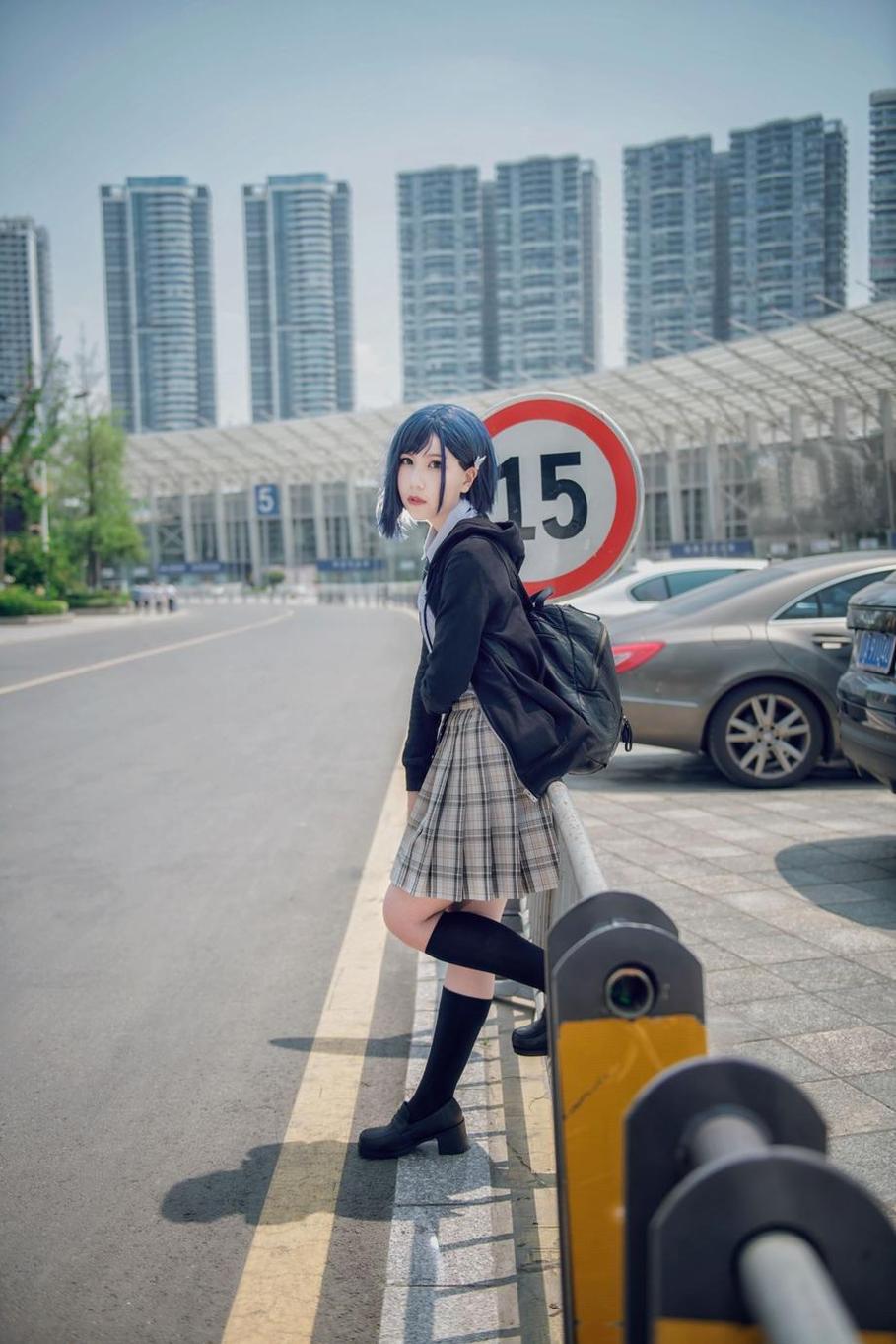 炫目多彩的逐月su图片下载