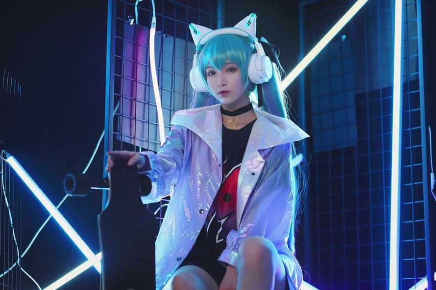 铁板烧鬼舞W露背毛衣cos，世界各地的摄影师为您带来原图分享