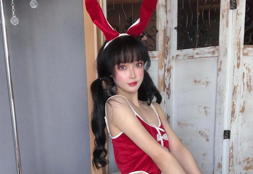 阿包也是兔娘皇女，为你带来最美cos作品图片原图合集